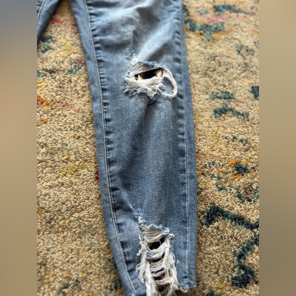 Women’s KanCan Ripped Edgy Jeans Cheetah Print Sections Size XL - Picture 8 of 13